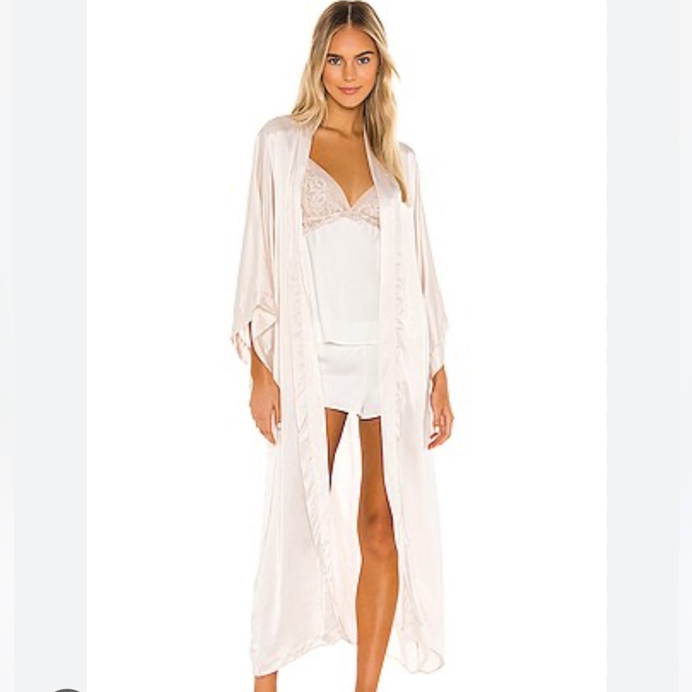 Indah Long Silky Opal Luna Robe One Size